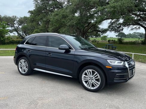 Used 2018 Audi Q5 2.0T Premium Plus w/ Premium Plus Package AWD/4WD image 3