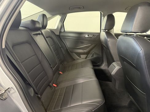 Used 2024 Volkswagen Jetta SE FWD image 13