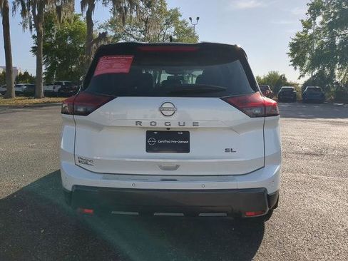 Certified 2025 Nissan Rogue SL w/ SL Premium Package FWD image 5