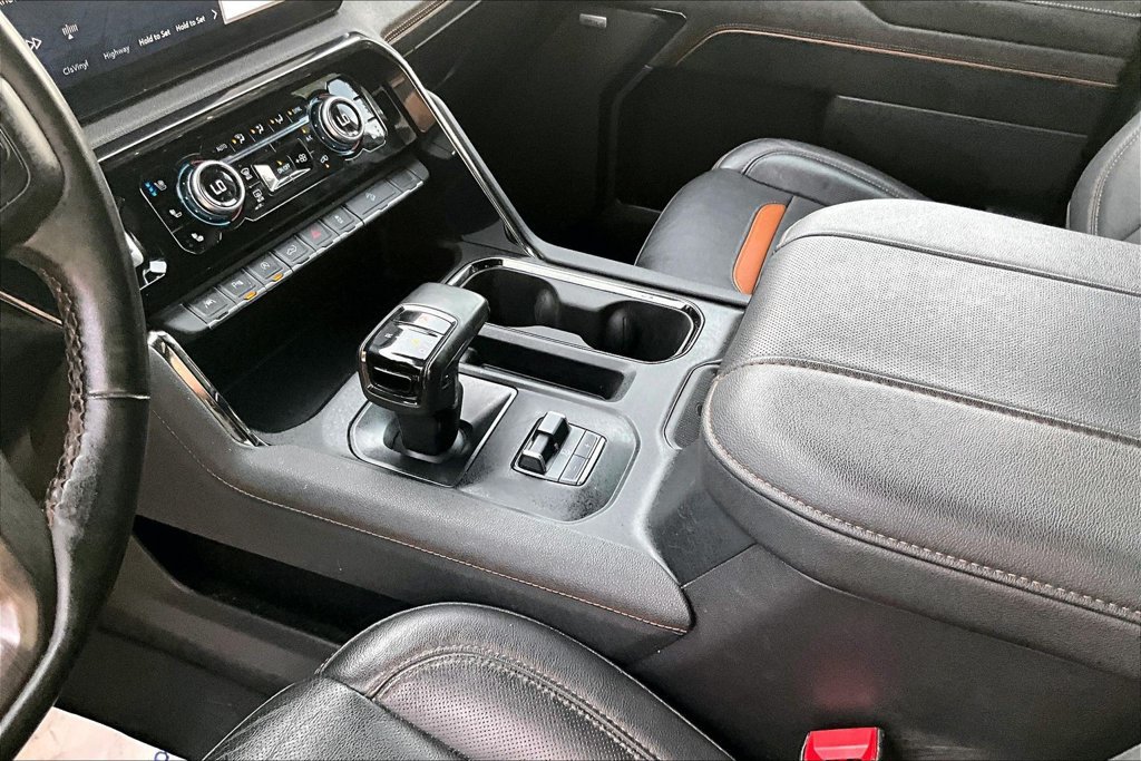 Used 2024 GMC Sierra 1500 AT4 w/ Technology Package AWD/4WD image 14