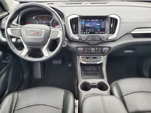 Used 2024 GMC Terrain SLT image 22