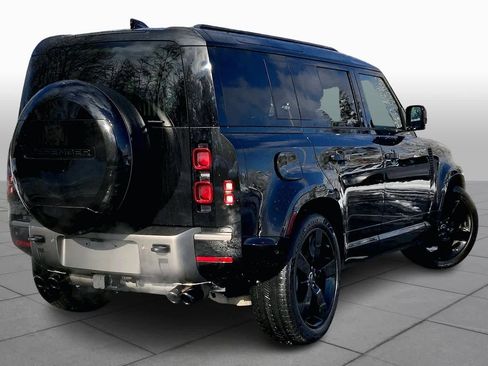 Used 2024 Land Rover Defender 110 X-Dynamic SE image 11