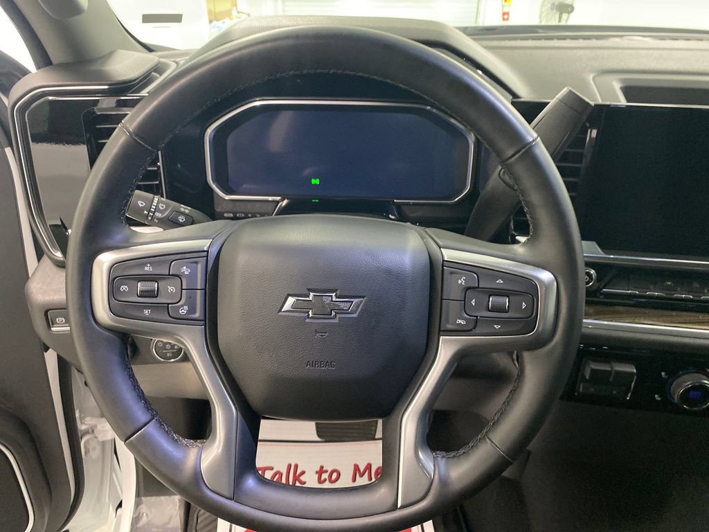 Used 2026 Chevrolet Silverado 1500 RST AWD/4WD image 18