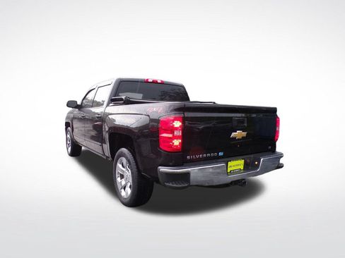 Used 2018 Chevrolet Silverado 1500 LT w/ LT Eassist Package AWD/4WD image 3