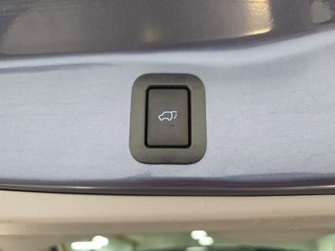 Used 2018 Toyota Highlander XLE AWD/4WD image 34