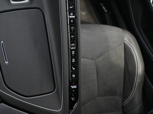 Used 2025 Chevrolet Corvette Stingray Premium Cpe w/ Z51 Performance Package RWD image 30