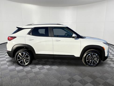 Used 2025 Chevrolet TrailBlazer LT image 7