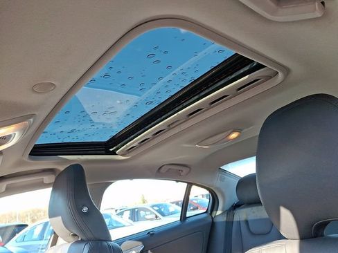 Used 2016 Volvo S60 T5 Inscription Platinum image 15