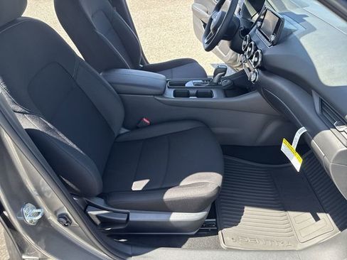 Used 2025 Nissan Sentra S image 10