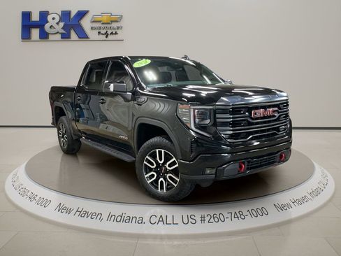 Used 2022 GMC Sierra 1500 AT4 w/ AT4 Preferred Package image 1