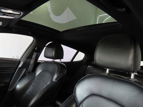 Used 2022 Kia Stinger GT2 w/ Scorpion Package image 17