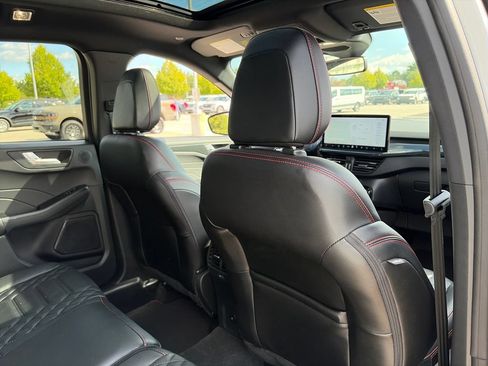 Used 2023 Ford Escape ST-Line Elite w/ Premium Technology Package AWD/4WD image 34