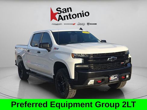 Used 2021 Chevrolet Silverado 1500 LT Trail Boss w/ Convenience Package II image 2