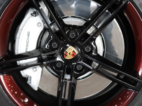 Used 2022 Porsche Taycan image 30