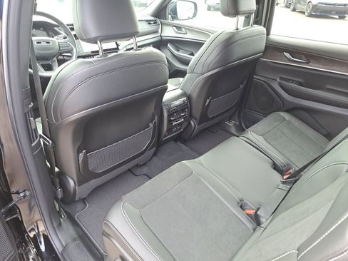 New 2026 Jeep Grand Cherokee L Laredo image 17