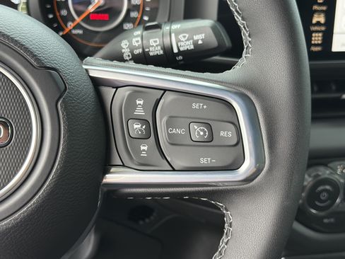 New 2026 Jeep Wrangler Unlimited Sahara AWD/4WD image 30