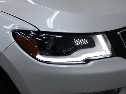 Used 2018 Jeep Compass Limited w/ Navigation Group image 27