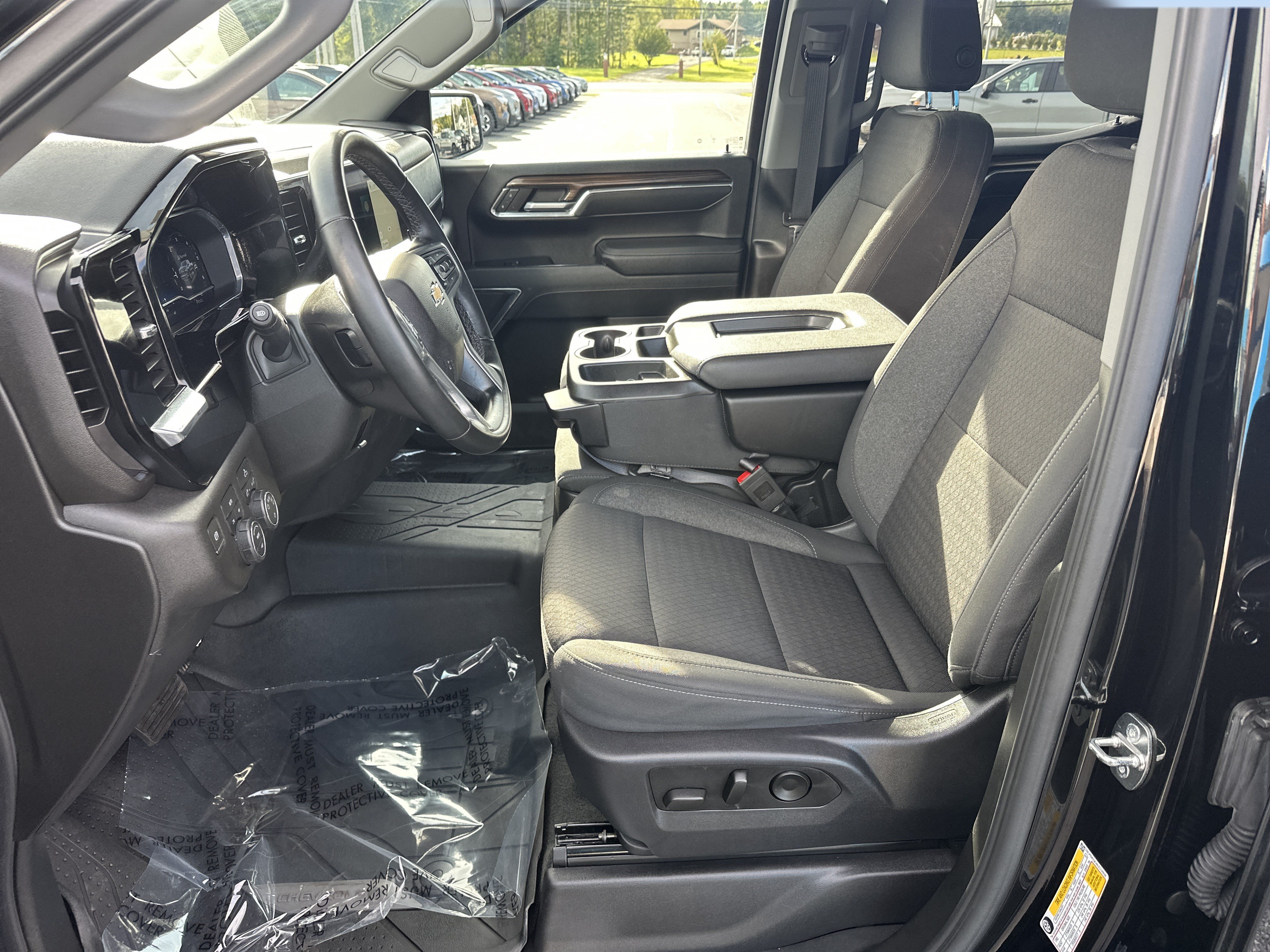 Certified 2024 Chevrolet Silverado 1500 LT AWD/4WD image 13