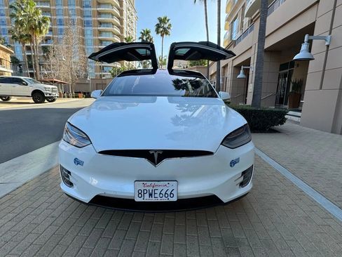 Used 2020 Tesla Model X Long Range AWD/4WD image 2