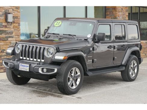 Used 2023 Jeep Wrangler Unlimited Sahara w/ LED Lighting Group image 7