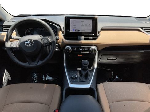 Used 2025 Toyota RAV4 XLE AWD/4WD image 10