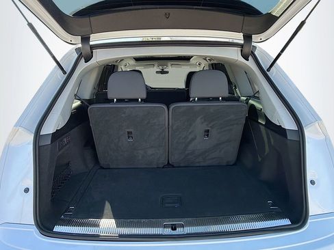 Used 2023 Audi Q7 3.0T Prestige image 28