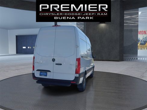 Used 2022 Mercedes-Benz Sprinter 2500 image 7