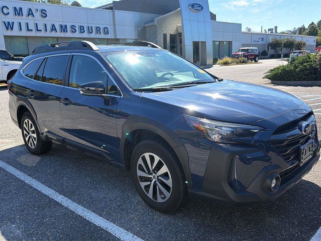 Used 2025 Subaru Outback Premium AWD/4WD image 2