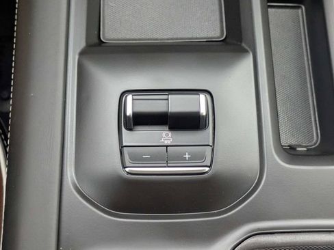 Used 2024 GMC Sierra 2500 Denali Ultimate image 40