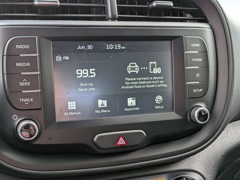 Used 2020 Kia Soul LX FWD image 22