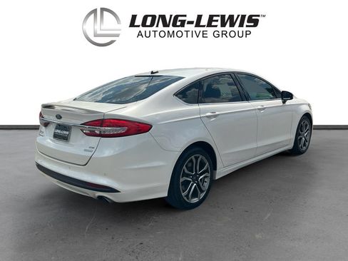 Used 2017 Ford Fusion SE w/ Equipment Group 201A FWD image 7