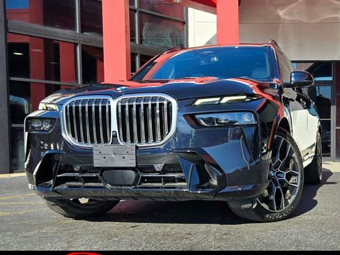 Used 2023 BMW X7 xDrive40i w/ M Sport Package image 1