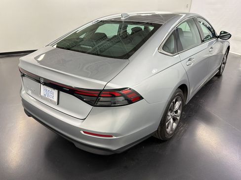 Used 2023 Honda Accord EX image 9
