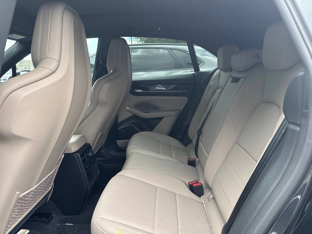 Certified 2026 Porsche Macan Electric RWD image 7