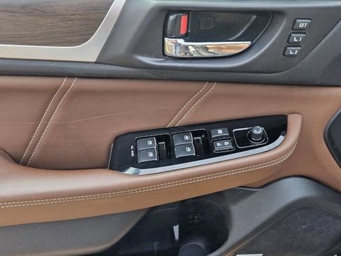 Used 2018 Subaru Outback 2.5i Touring image 11