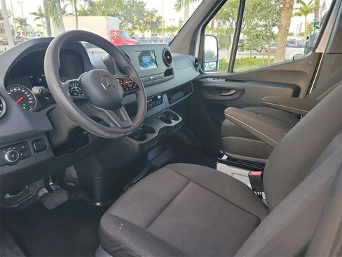 Used 2024 Mercedes-Benz Sprinter 2500 image 12