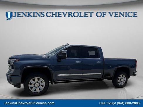 Used 2024 Chevrolet Silverado 2500 High Country w/ High Country Premium Package AWD/4WD image 10