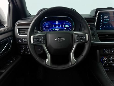 Used 2023 Chevrolet Tahoe Z71 w/ Luxury Package AWD/4WD image 4