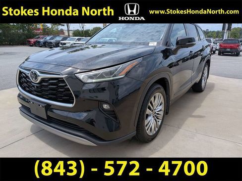 Used 2023 Toyota Highlander Platinum FWD image 5