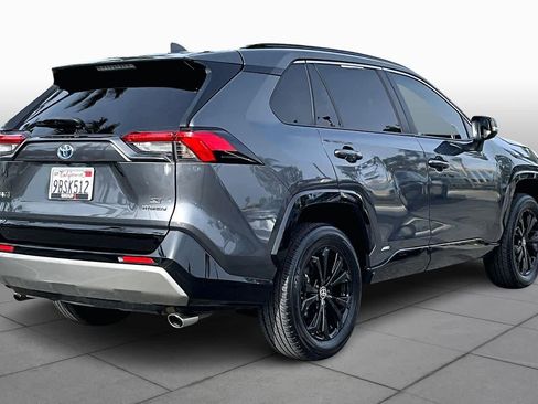 Used 2022 Toyota RAV4 SE w/ SE Grade Weather Package image 12