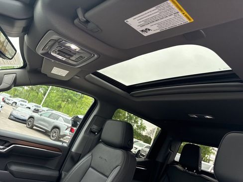 Used 2026 GMC Sierra 1500 Denali AWD/4WD image 10