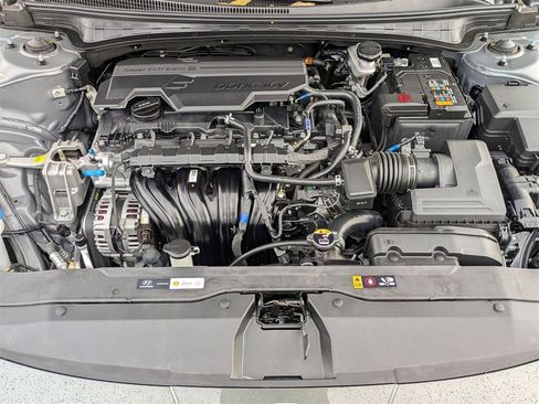 Used 2025 Hyundai Elantra SEL image 30