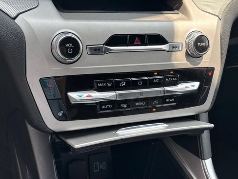 Used 2024 Ford Explorer XLT w/ Equipment Group 202A RWD image 19