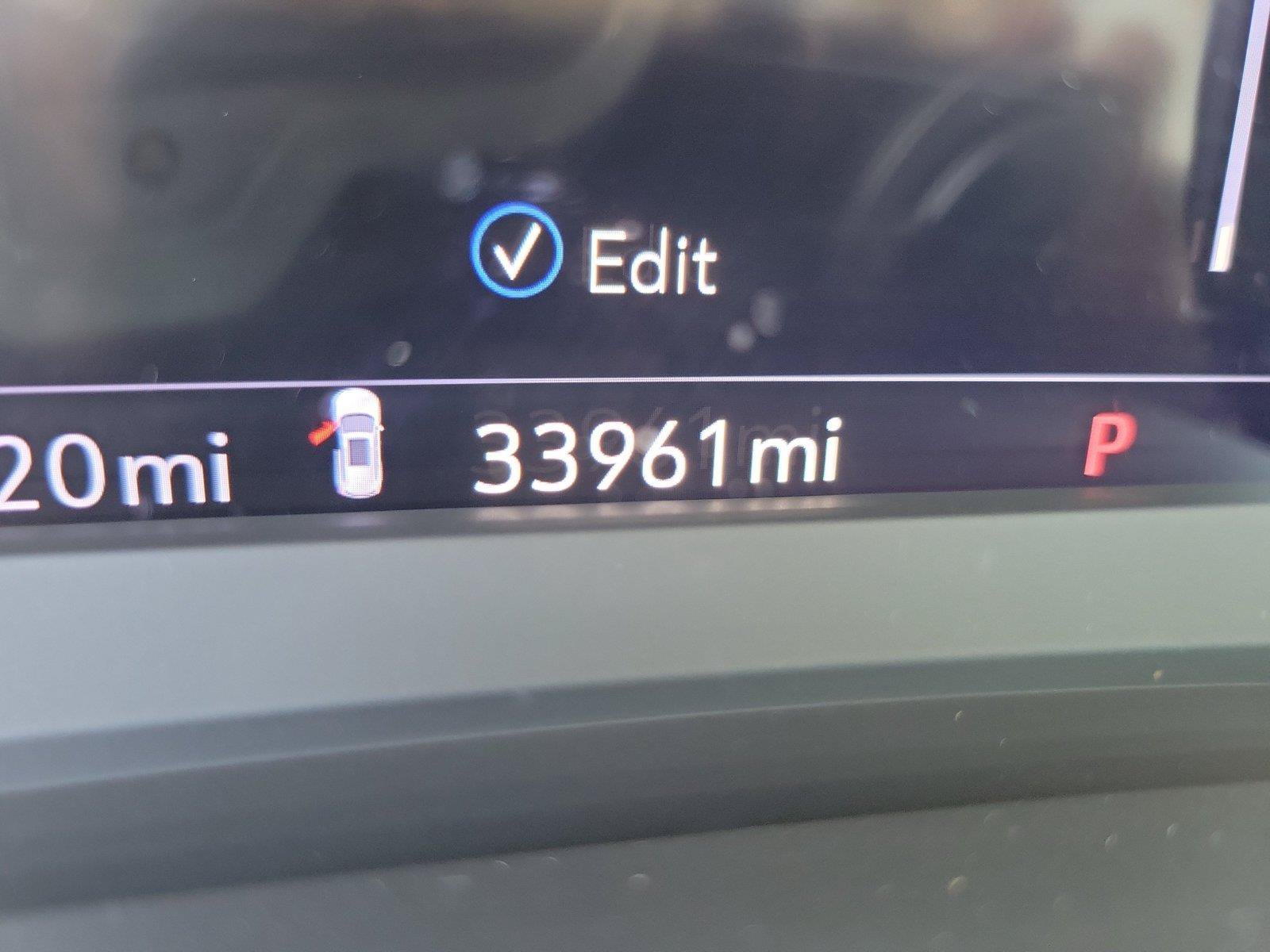 Used 2024 Cadillac XT6 Premium Luxury w/ Technology Package AWD/4WD image 29