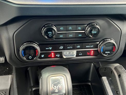 Used 2024 Ford Bronco Outer Banks image 22