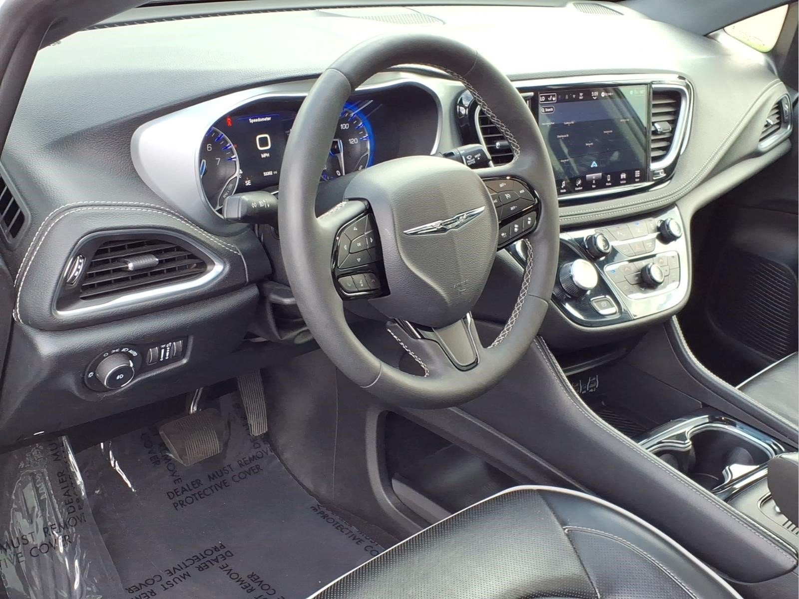 Used 2025 Chrysler Pacifica Limited FWD image 18