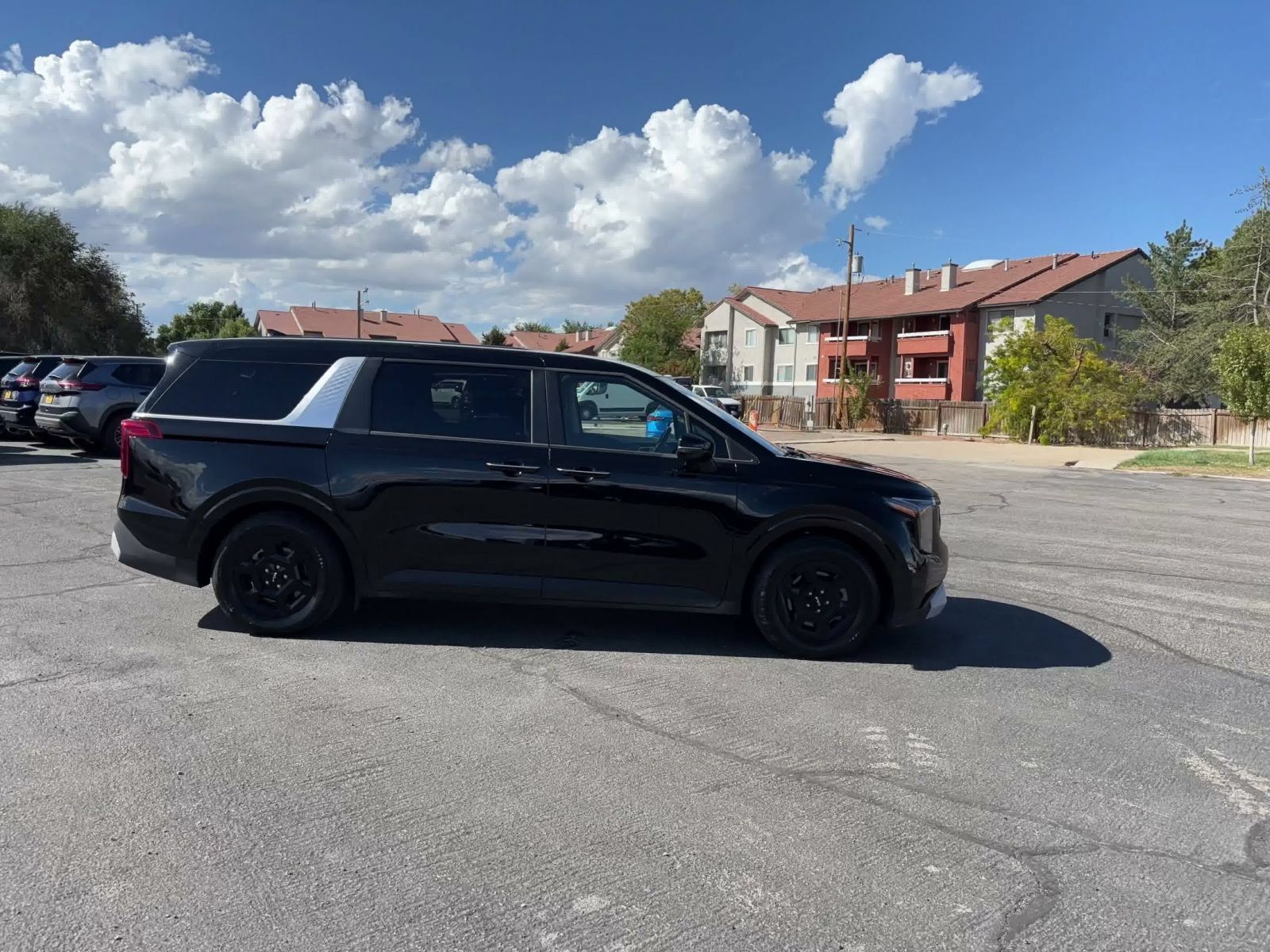 Used 2026 Kia Carnival FWD image 15
