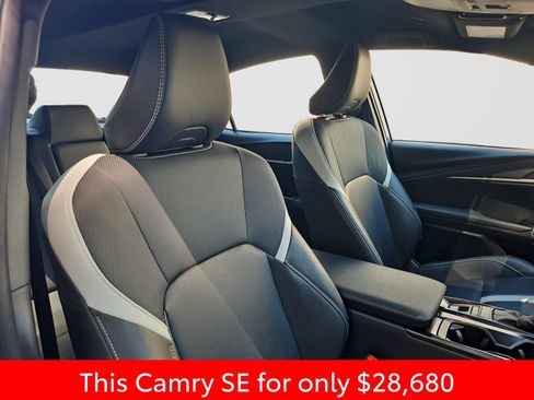 Used 2025 Toyota Camry SE FWD image 18