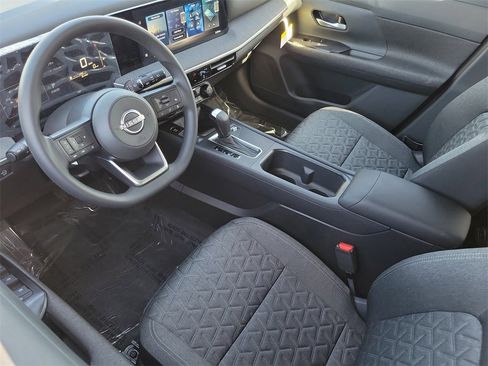 New 2026 Nissan Kicks SV w/ SV Premium Package image 5