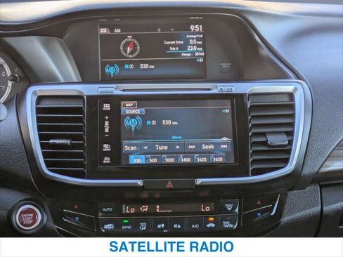 Used 2016 Honda Accord Touring image 17